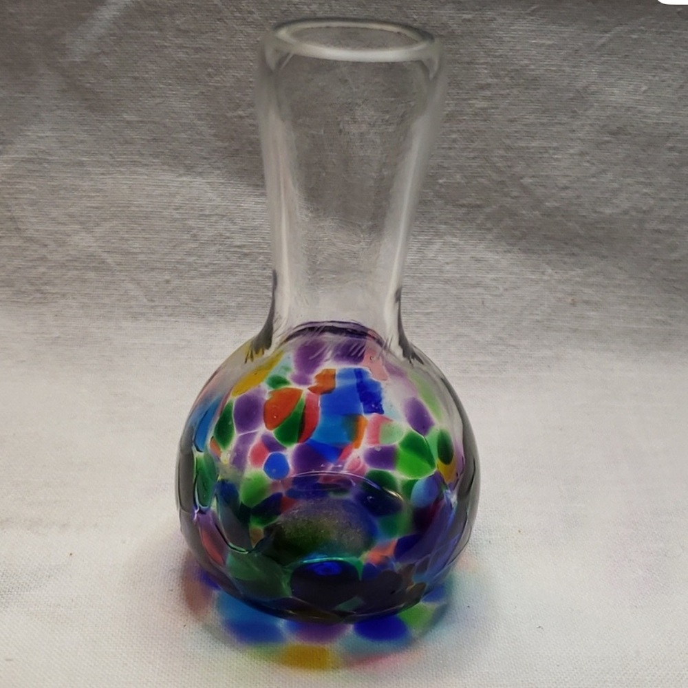 Uncommon Goods Mom’s Little Vase individually handblown at Henrietta studio RI